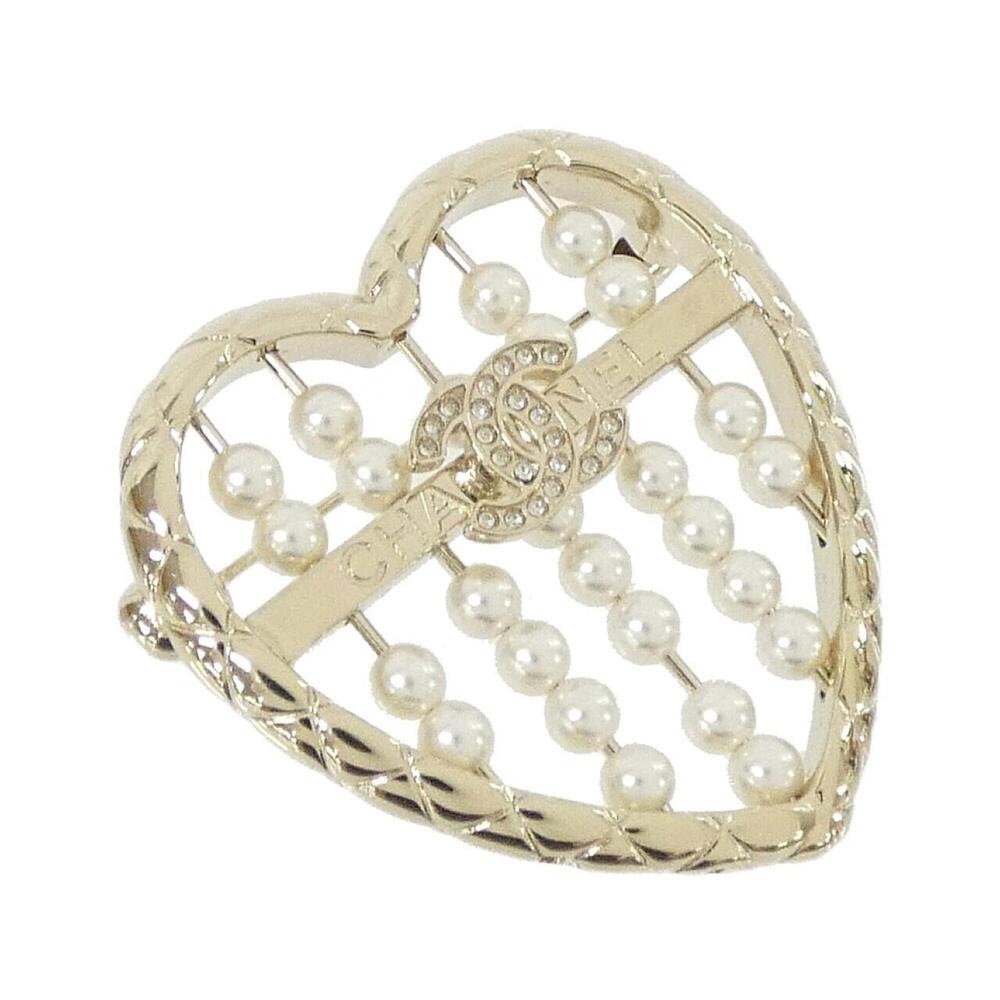 CHANEL White Brooch